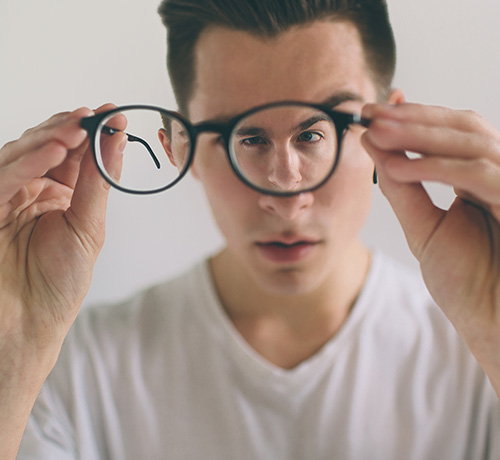 高度近視易有4大併發症